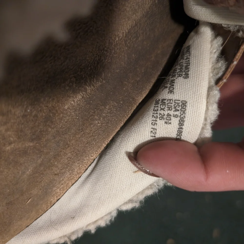 Slip-ons - Picture 3 of 3